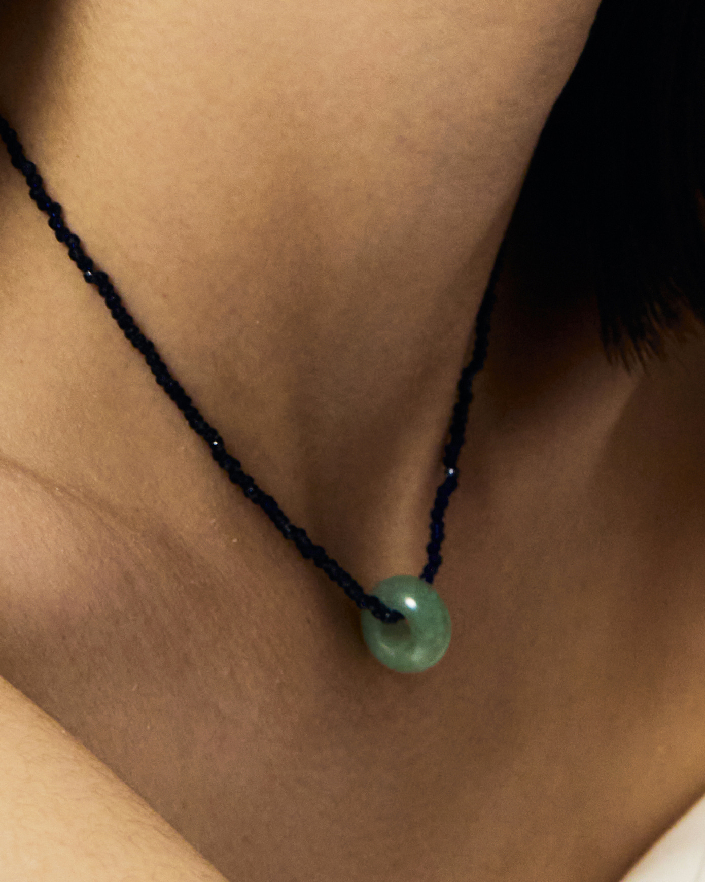 남청색 비즈 옥 목걸이 Navy beads jade necklace