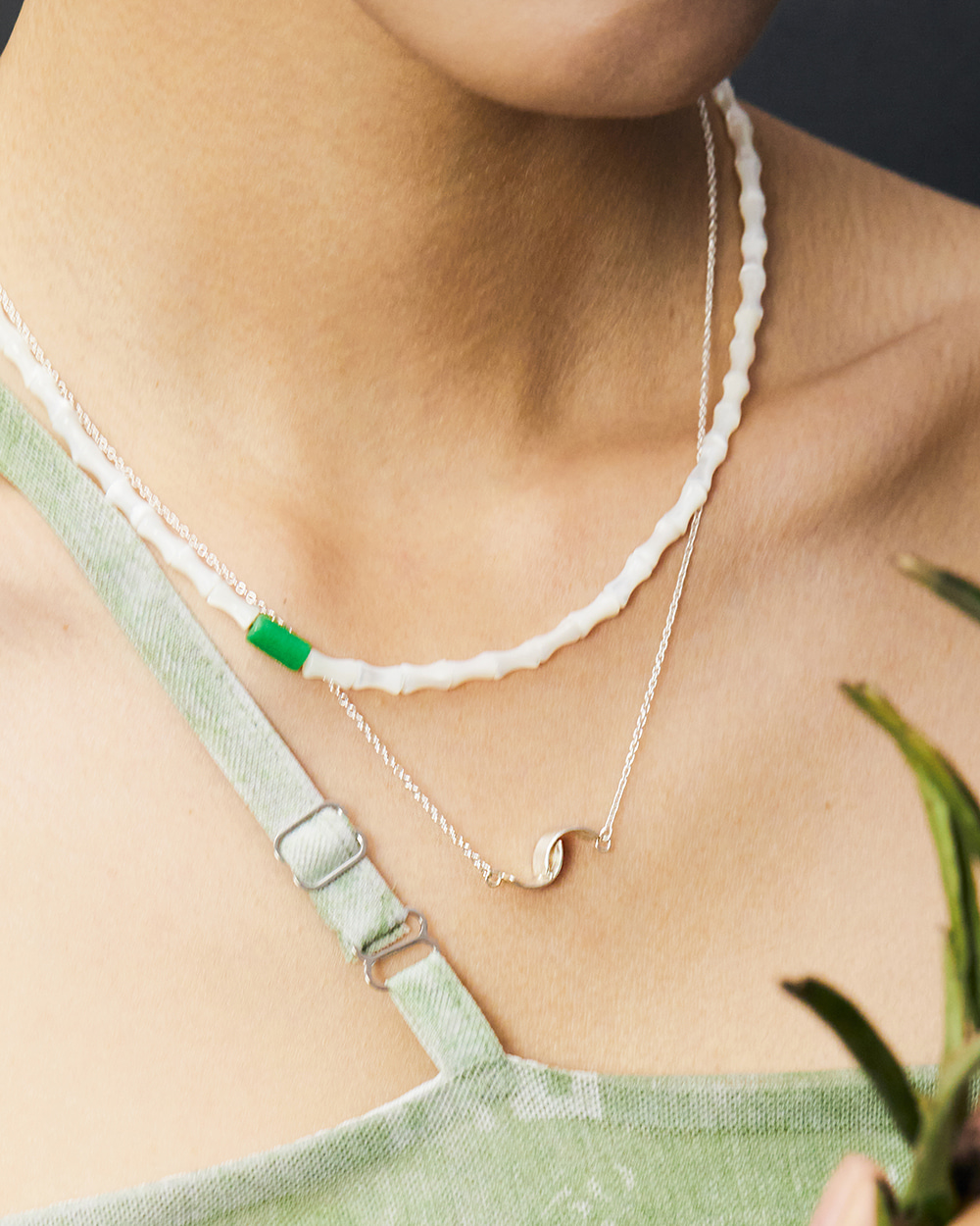대나무 흰 자개 목걸이 Bamboo white mother-of-pearl necklace